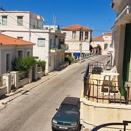 Διαμέρισμα σπίτι στη χώρα άνδρου